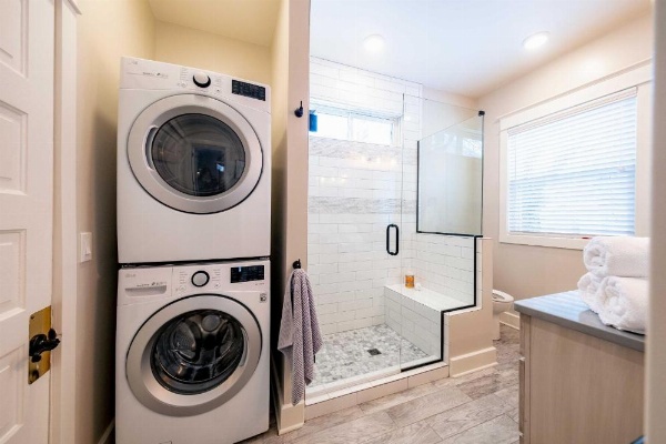 Contemporary Sheridan Home with Porch - Walk Downtown image 27